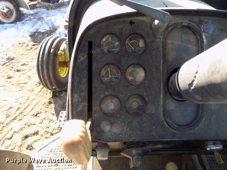 image for item DD6050 1975 John Deere 4430 tractor