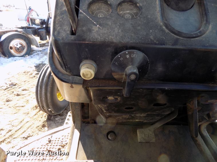 image for item DD6050 1975 John Deere 4430 tractor