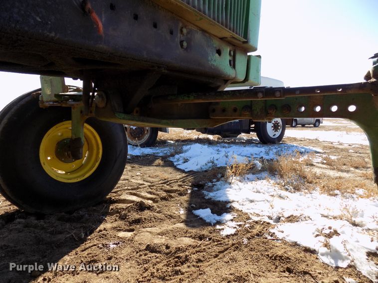 image for item DD6050 1975 John Deere 4430 tractor