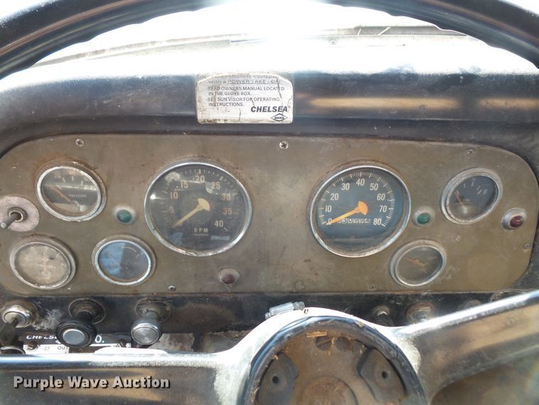 image for item DE2437 1978 International Loadstar 1750 feed mixer truck