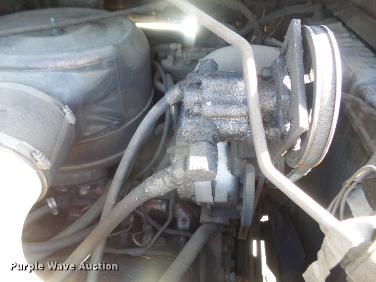 image for item DE2437 1978 International Loadstar 1750 feed mixer truck