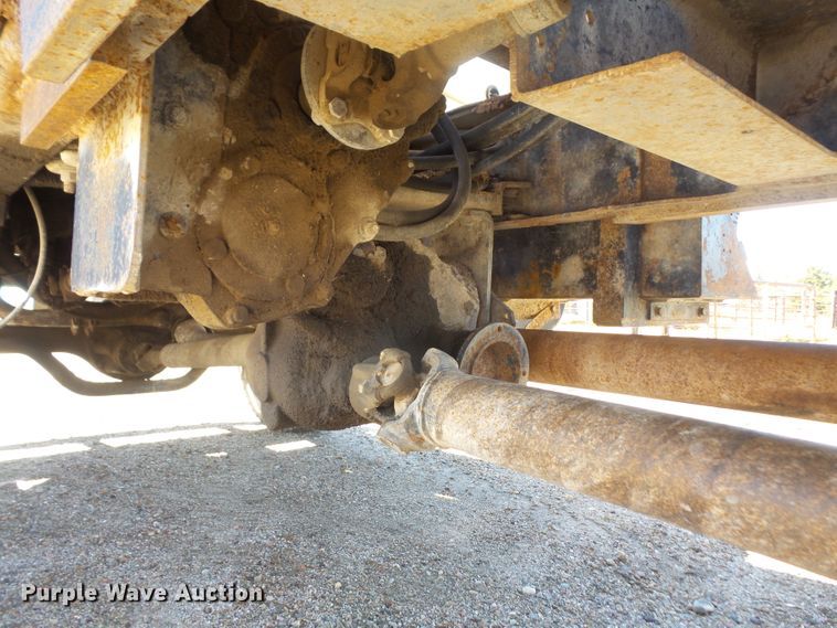 image for item DE2437 1978 International Loadstar 1750 feed mixer truck