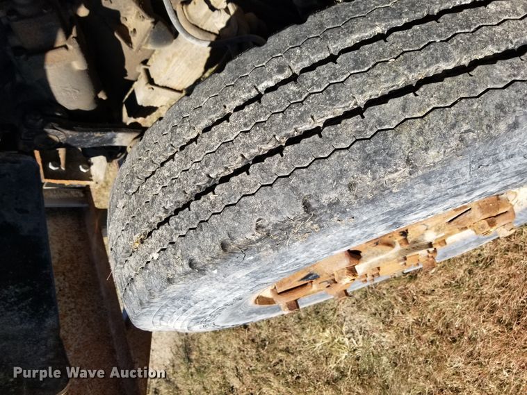 image for item DE2437 1978 International Loadstar 1750 feed mixer truck