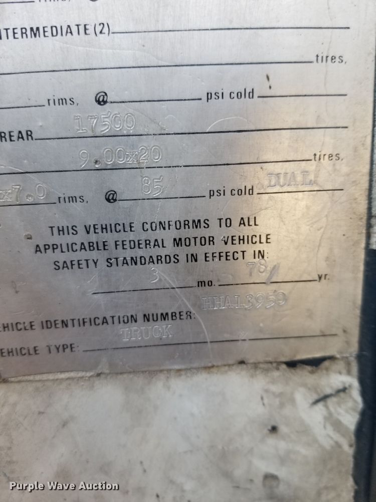 image for item DE2437 1978 International Loadstar 1750 feed mixer truck