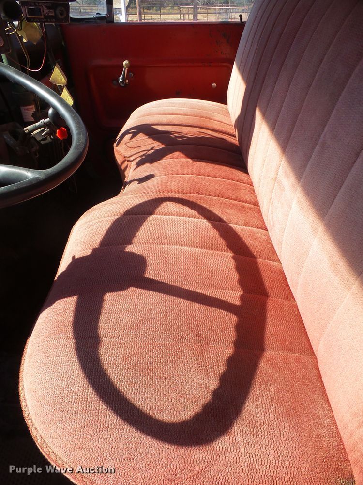 image for item DE2438 1978 Ford F700 feed mixer truck