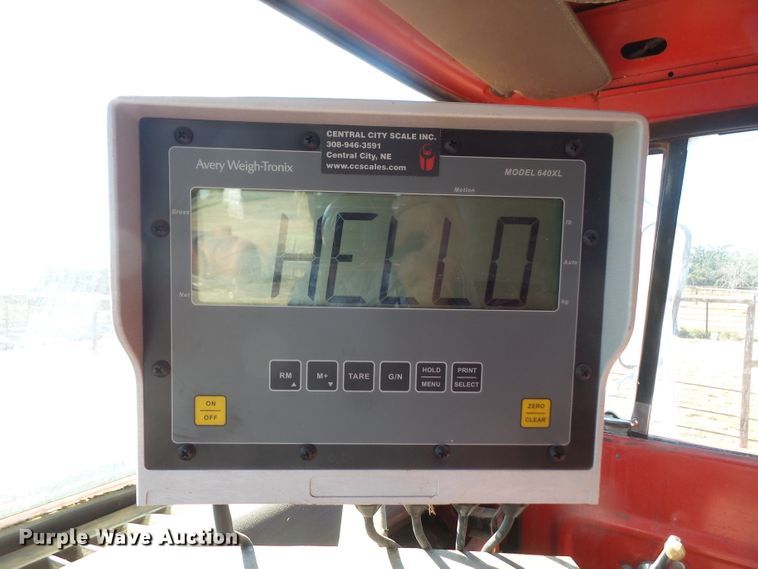 image for item DE2438 1978 Ford F700 feed mixer truck