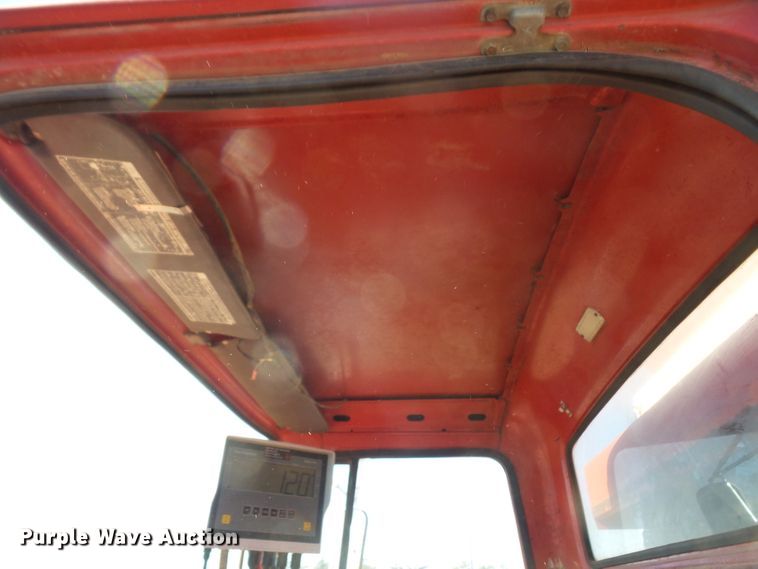 image for item DE2438 1978 Ford F700 feed mixer truck