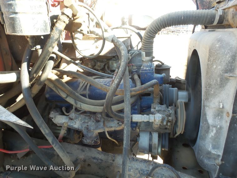 image for item DE2438 1978 Ford F700 feed mixer truck