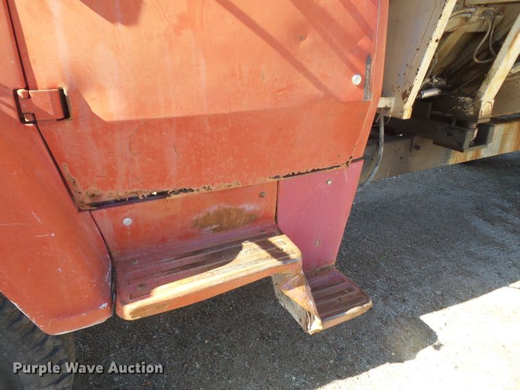 image for item DE2438 1978 Ford F700 feed mixer truck