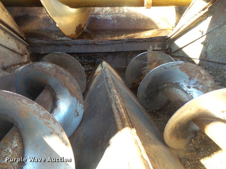 image for item DE2438 1978 Ford F700 feed mixer truck