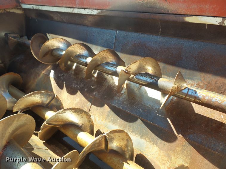 image for item DE2438 1978 Ford F700 feed mixer truck