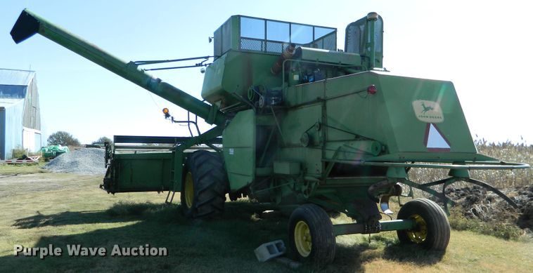 image for item DE4357 John Deere 105 combine
