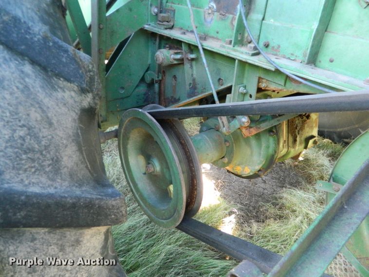 image for item DE4357 John Deere 105 combine