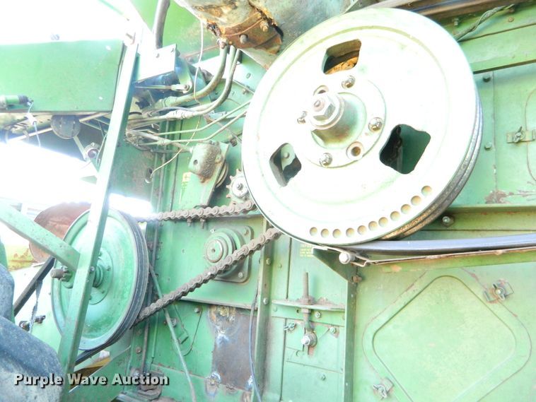 image for item DE4357 John Deere 105 combine