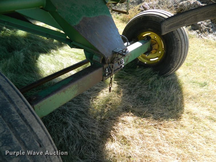 image for item DE4357 John Deere 105 combine