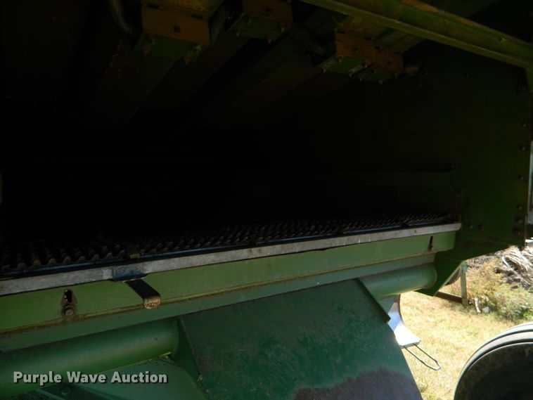 image for item DE4357 John Deere 105 combine