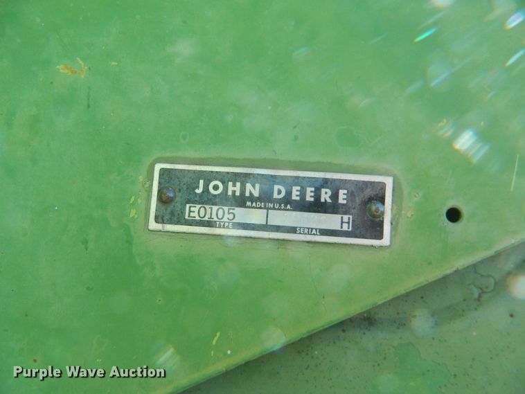 image for item DE4357 John Deere 105 combine