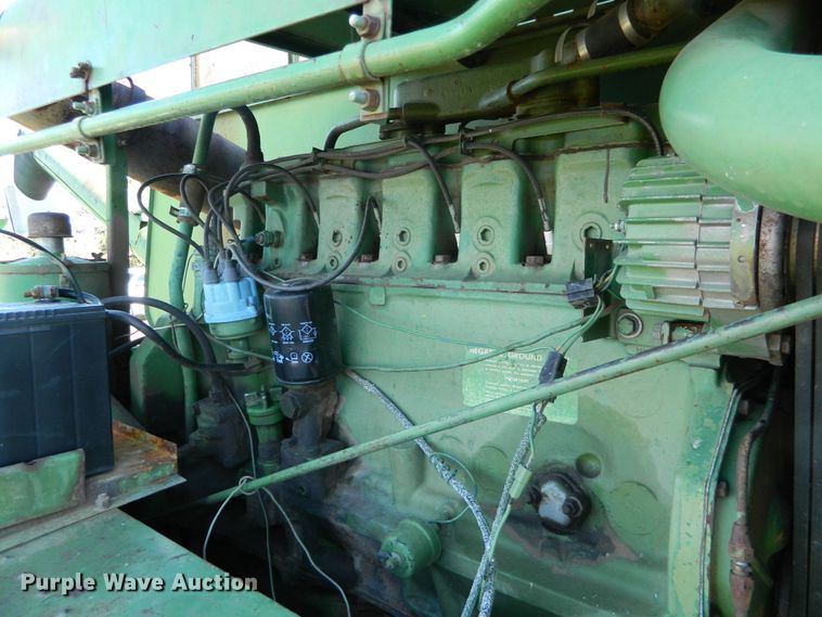 image for item DE4357 John Deere 105 combine