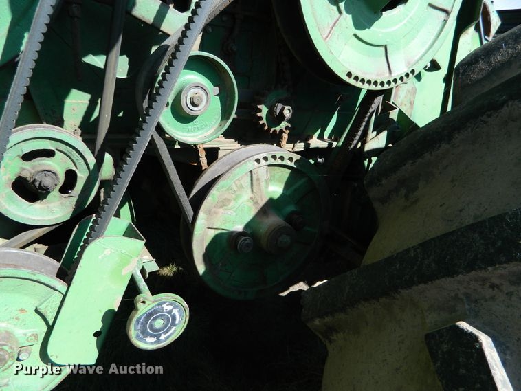 image for item DE4357 John Deere 105 combine