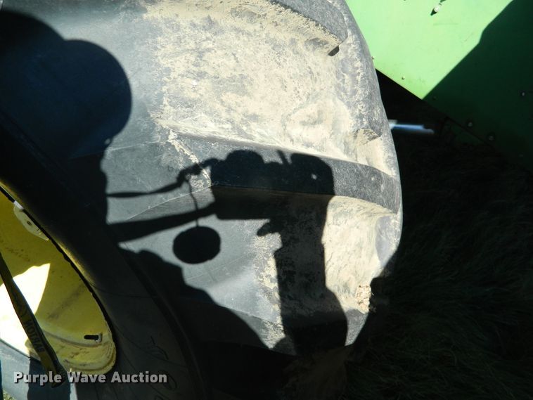 image for item DE4357 John Deere 105 combine