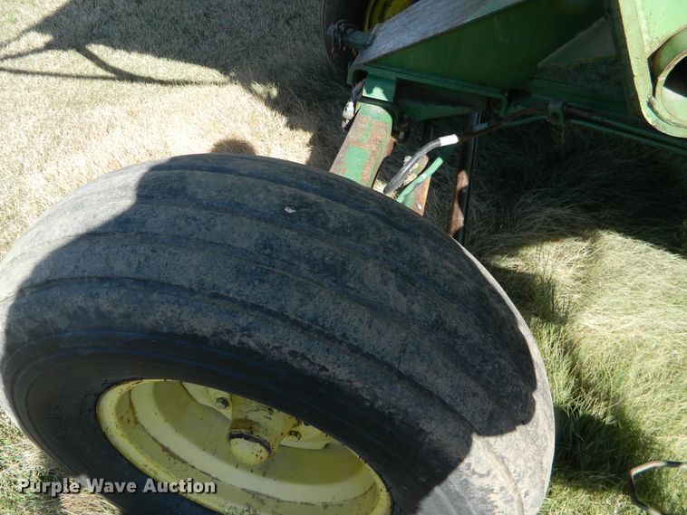 image for item DE4357 John Deere 105 combine