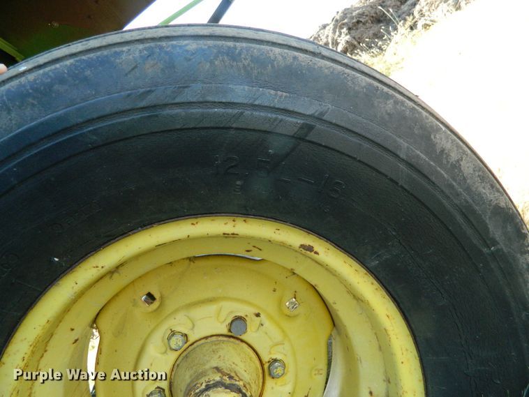 image for item DE4357 John Deere 105 combine