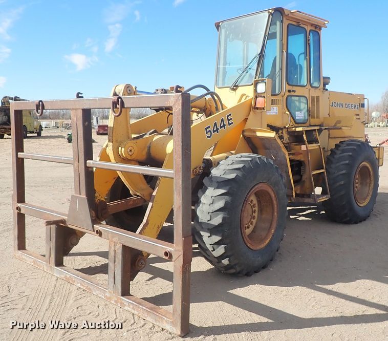 image for item DE5528 1988 John Deere 544E wheel loader
