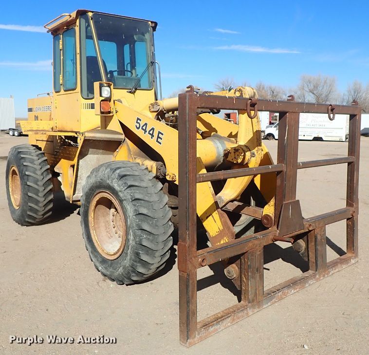 image for item DE5528 1988 John Deere 544E wheel loader