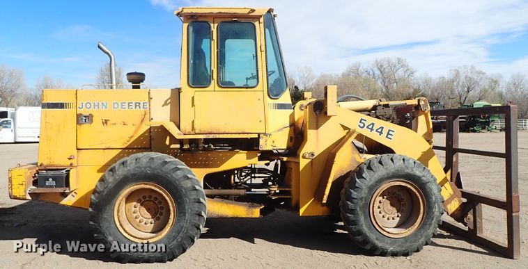 image for item DE5528 1988 John Deere 544E wheel loader