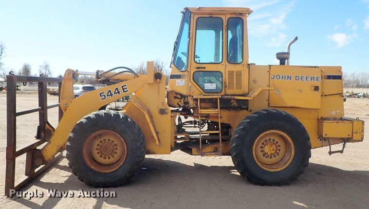image for item DE5528 1988 John Deere 544E wheel loader