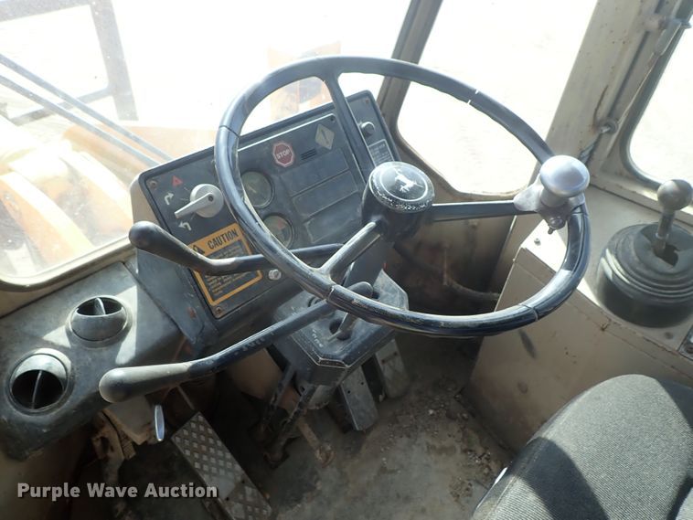 image for item DE5528 1988 John Deere 544E wheel loader