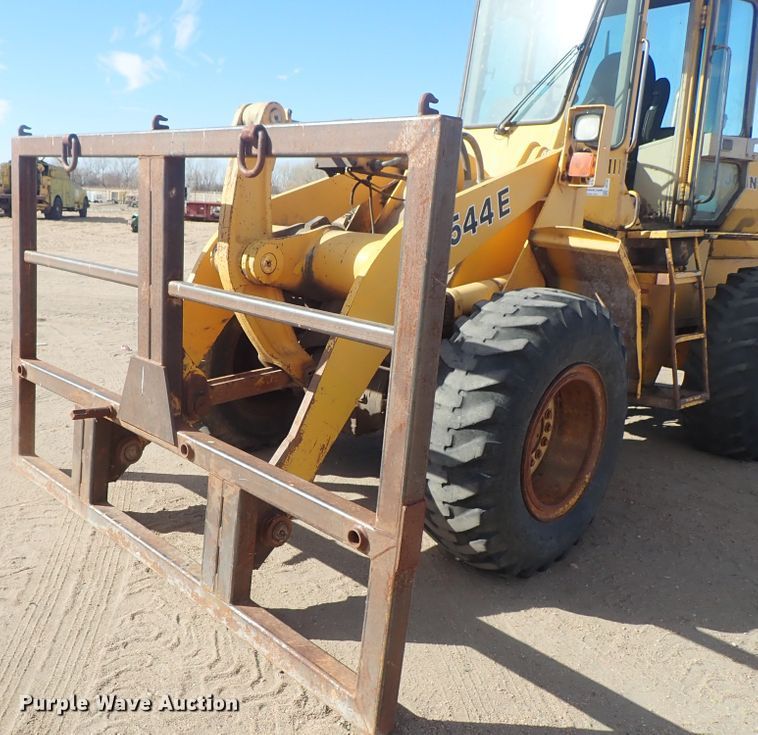 image for item DE5528 1988 John Deere 544E wheel loader