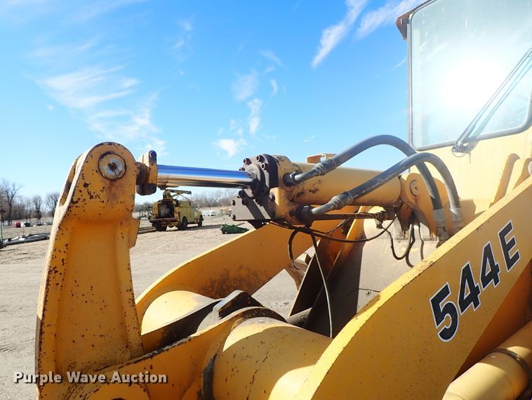 image for item DE5528 1988 John Deere 544E wheel loader