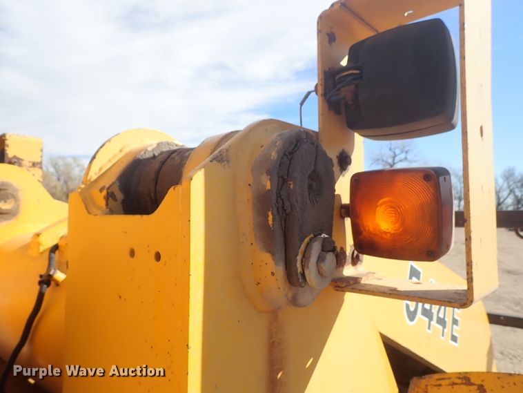 image for item DE5528 1988 John Deere 544E wheel loader