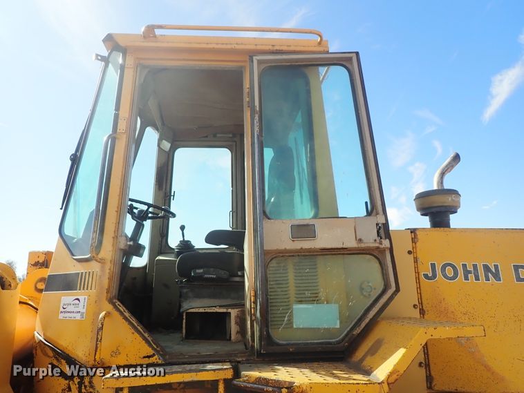 image for item DE5528 1988 John Deere 544E wheel loader