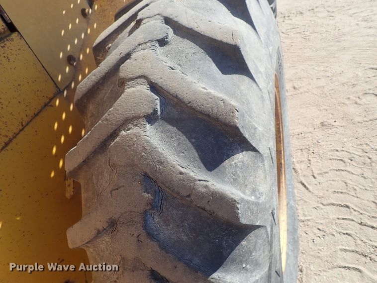 image for item DE5528 1988 John Deere 544E wheel loader