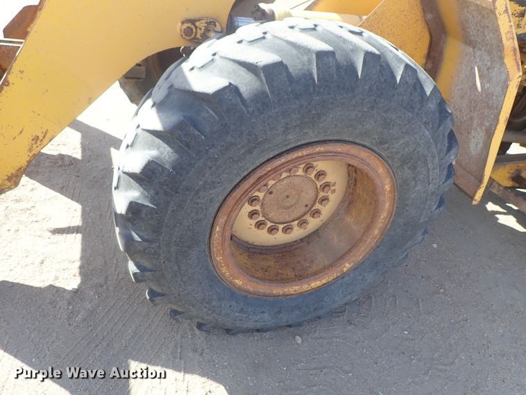 image for item DE5528 1988 John Deere 544E wheel loader