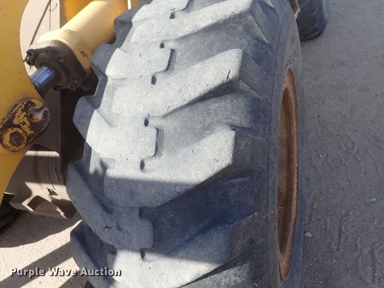 image for item DE5528 1988 John Deere 544E wheel loader