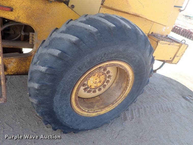 image for item DE5528 1988 John Deere 544E wheel loader