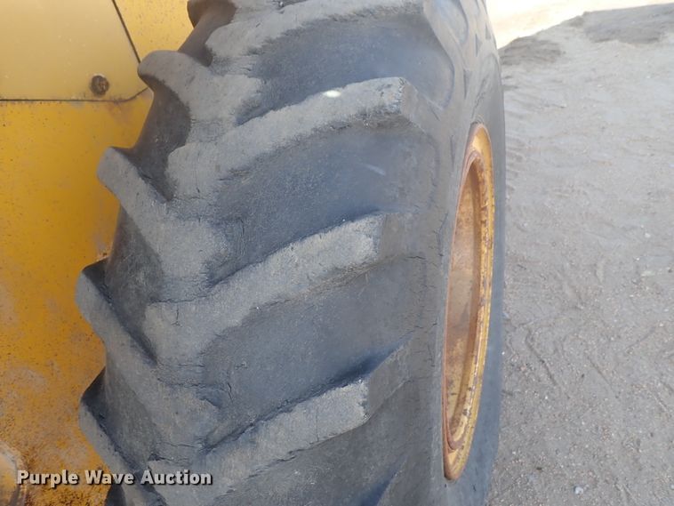 image for item DE5528 1988 John Deere 544E wheel loader