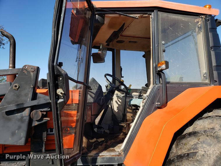 image for item DG8812 1993 AGCO 7600 MFWD tractor