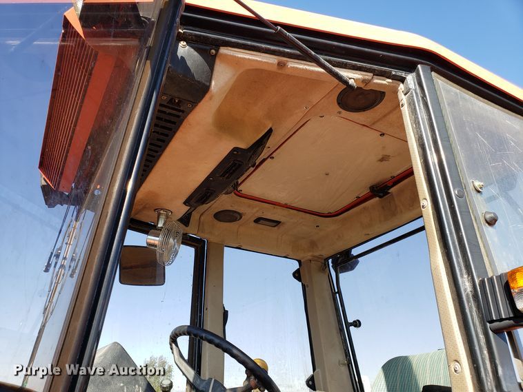 image for item DG8812 1993 AGCO 7600 MFWD tractor