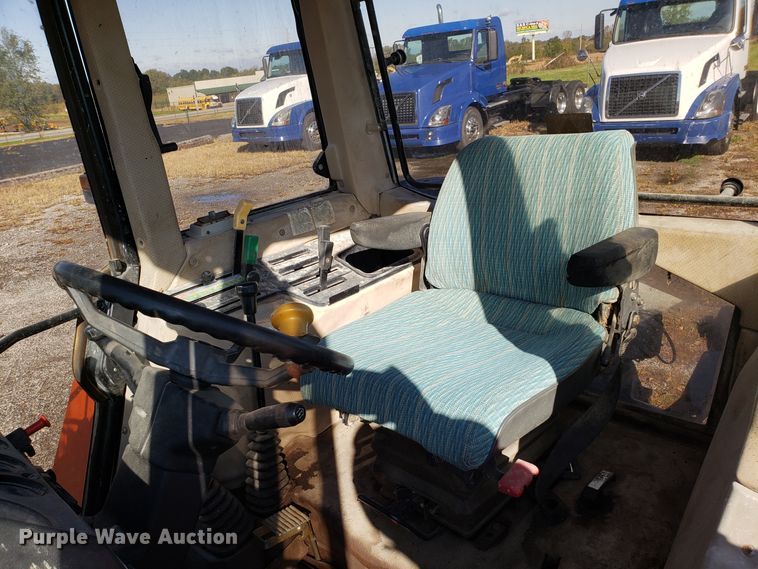 image for item DG8812 1993 AGCO 7600 MFWD tractor