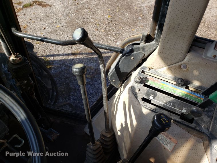 image for item DG8812 1993 AGCO 7600 MFWD tractor