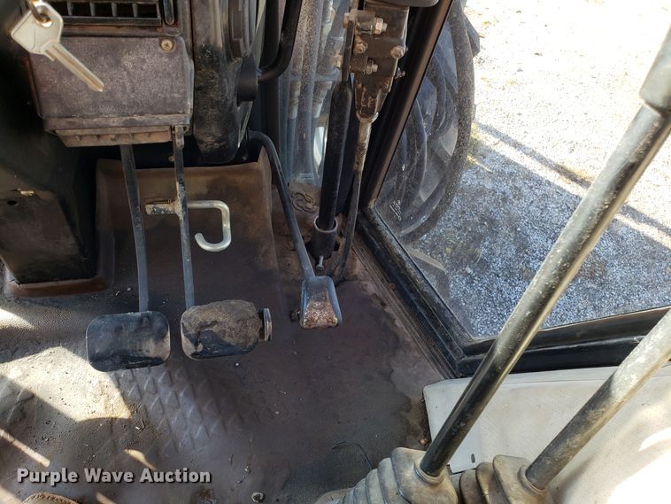 image for item DG8812 1993 AGCO 7600 MFWD tractor