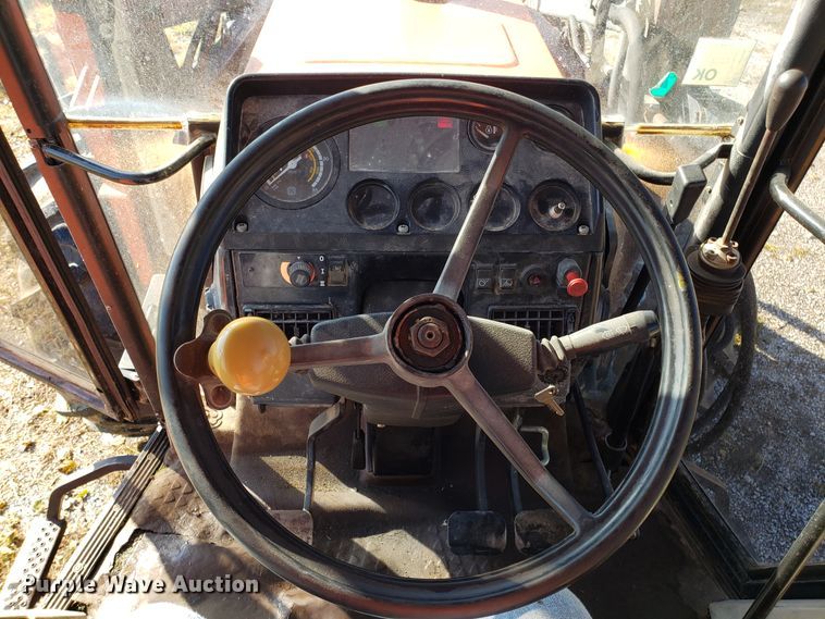 image for item DG8812 1993 AGCO 7600 MFWD tractor