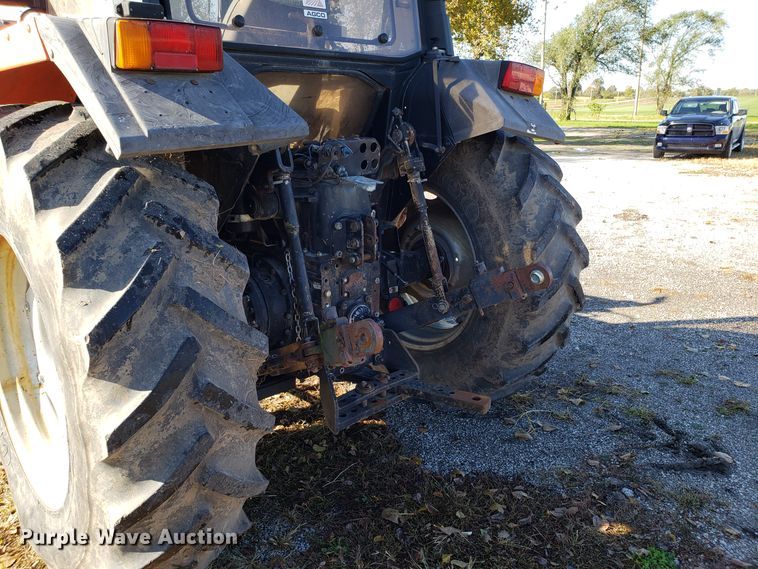 image for item DG8812 1993 AGCO 7600 MFWD tractor