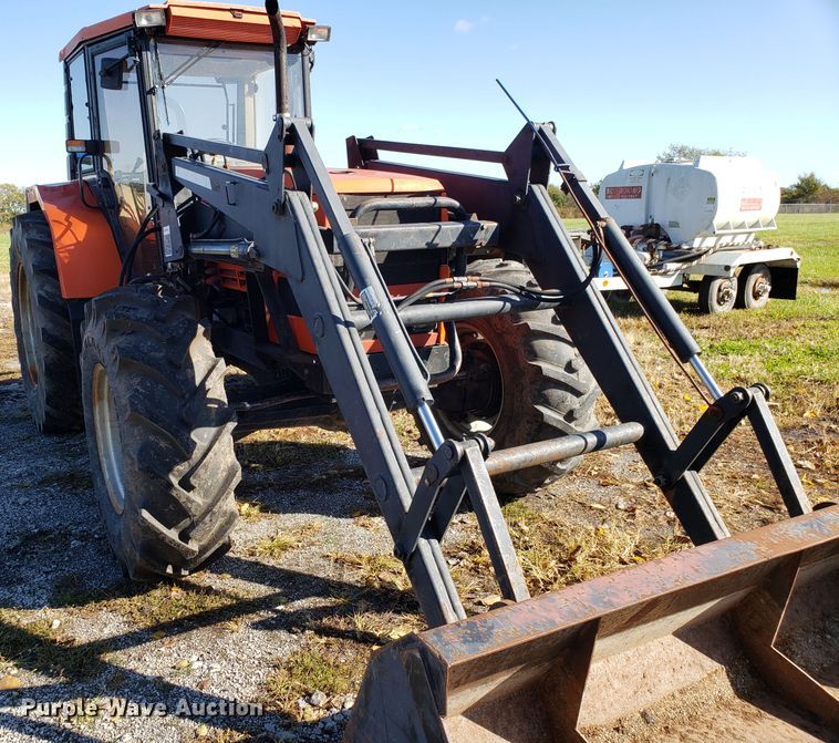 image for item DG8812 1993 AGCO 7600 MFWD tractor