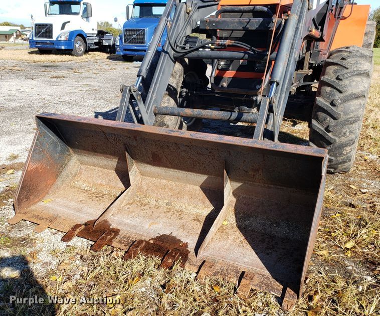 image for item DG8812 1993 AGCO 7600 MFWD tractor