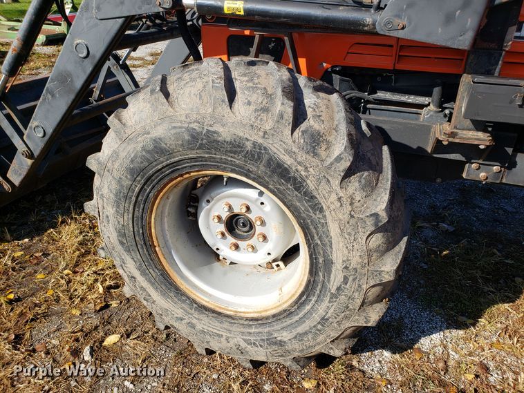 image for item DG8812 1993 AGCO 7600 MFWD tractor